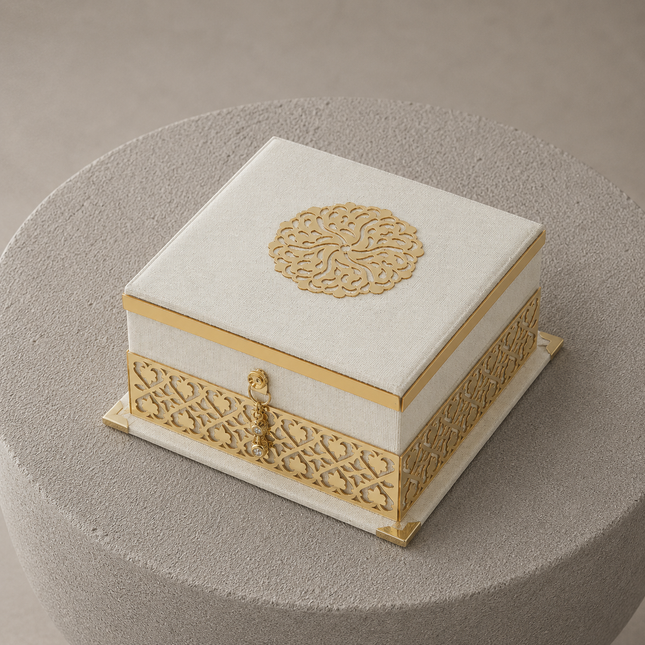 17x17x8 Cm Kadife Kaplı Seccade Kuran-ı Kerim Tesbih Kutusu