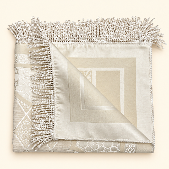 Lüks Saçaklı Zümrüt Seccade (70x110 cm – 480 gr)
