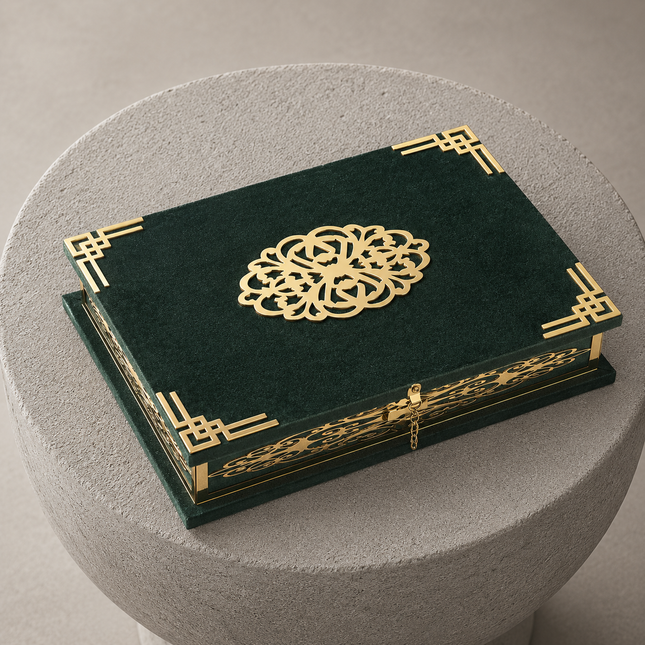 21x30 Cm Pleksili Kadife Kaplı Kuran-ı Kerim Kutusu