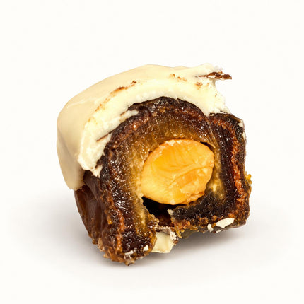 Hurci - Beyaz Çikolatalı Tüm Bademli Hurma (1 kg)