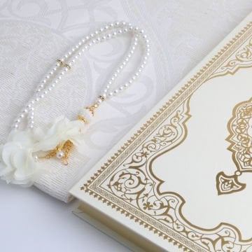 Hediyelik Seccade Kuran-ı Kerim Tesbih Seti Krem