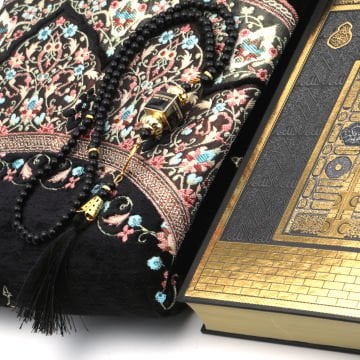 Hediyelik Seccade Kuran-ı Kerim Tesbih Seti Siyah