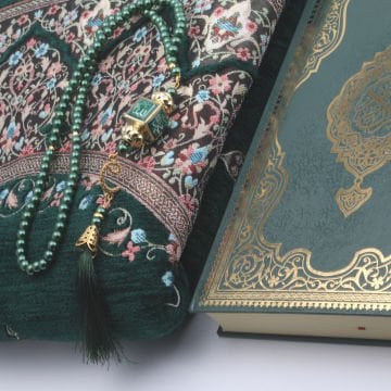 Hediyelik Seccade Kuran-ı Kerim Tesbih Seti Yeşil