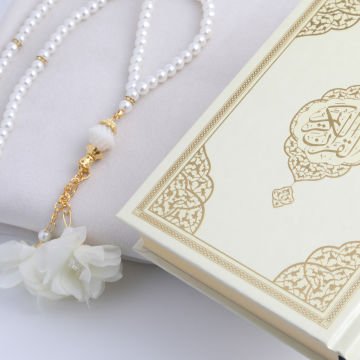 Hediyelik Seccade Kuran-ı Kerim Tesbih Seti Krem