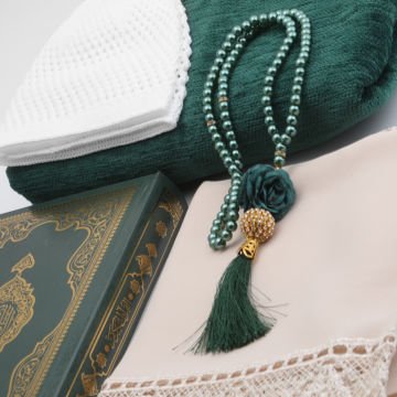 Hediyelik Seccade Kuran-ı Kerim Mevlid Örtüsü Tesbih Takke Seti Yeşil