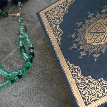 Hediyelik Seccade Kuran-ı Kerim Tesbih Seti Yeşil